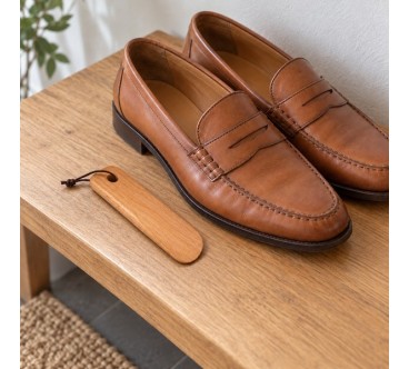 Beech Wood Pocket Shoe Horn 12 cm | Wooden World